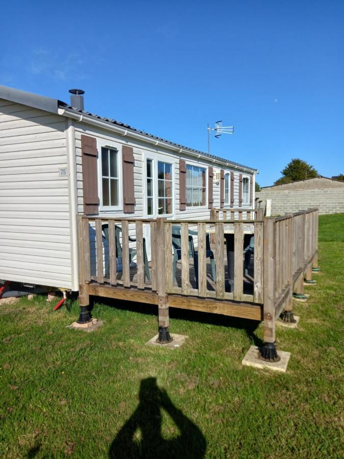 Mobilhome Nature Saint-Laurent-sur-Mer Dış mekan fotoğraf